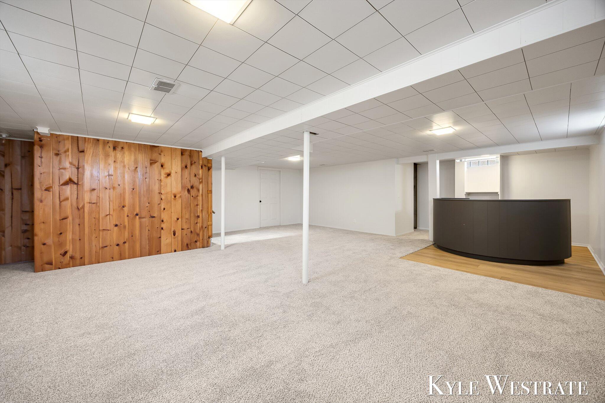 1752 Lake Michigan Drive NW Grand Rapids MI 49504