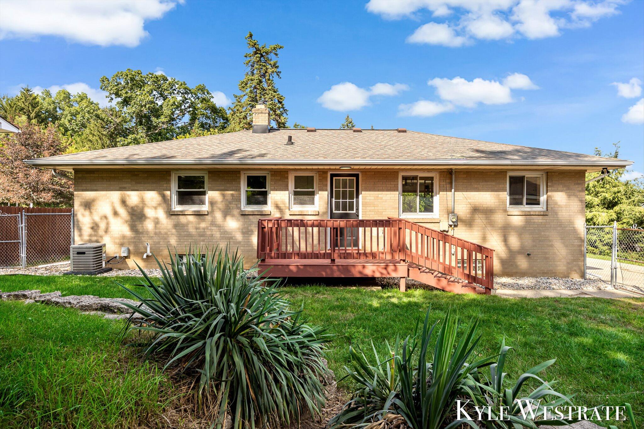 1752 Lake Michigan Drive NW Grand Rapids MI 49504
