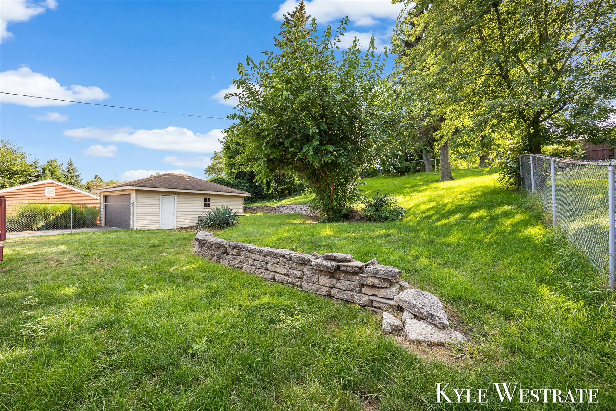 1752 Lake Michigan Drive NW Grand Rapids MI 49504