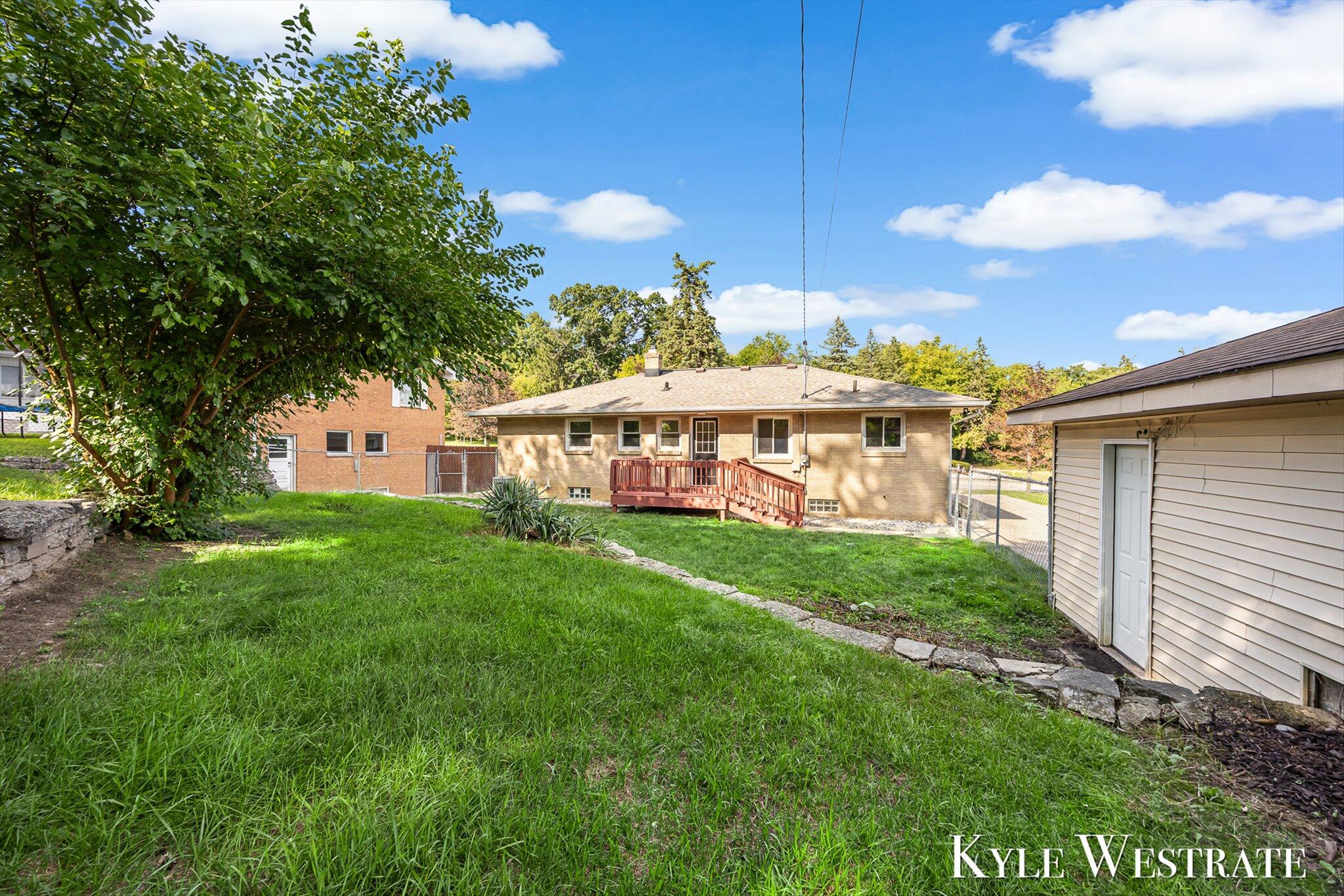 1752 Lake Michigan Drive NW Grand Rapids MI 49504