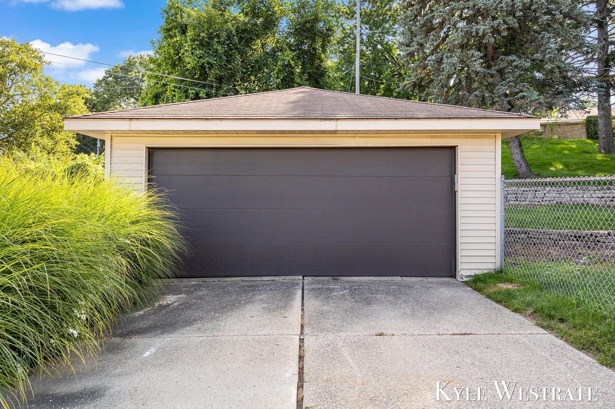 1752 Lake Michigan Drive NW Grand Rapids MI 49504