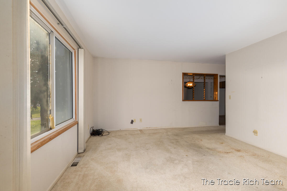 2715 E Beltline Avenue NE Grand Rapids MI 49525