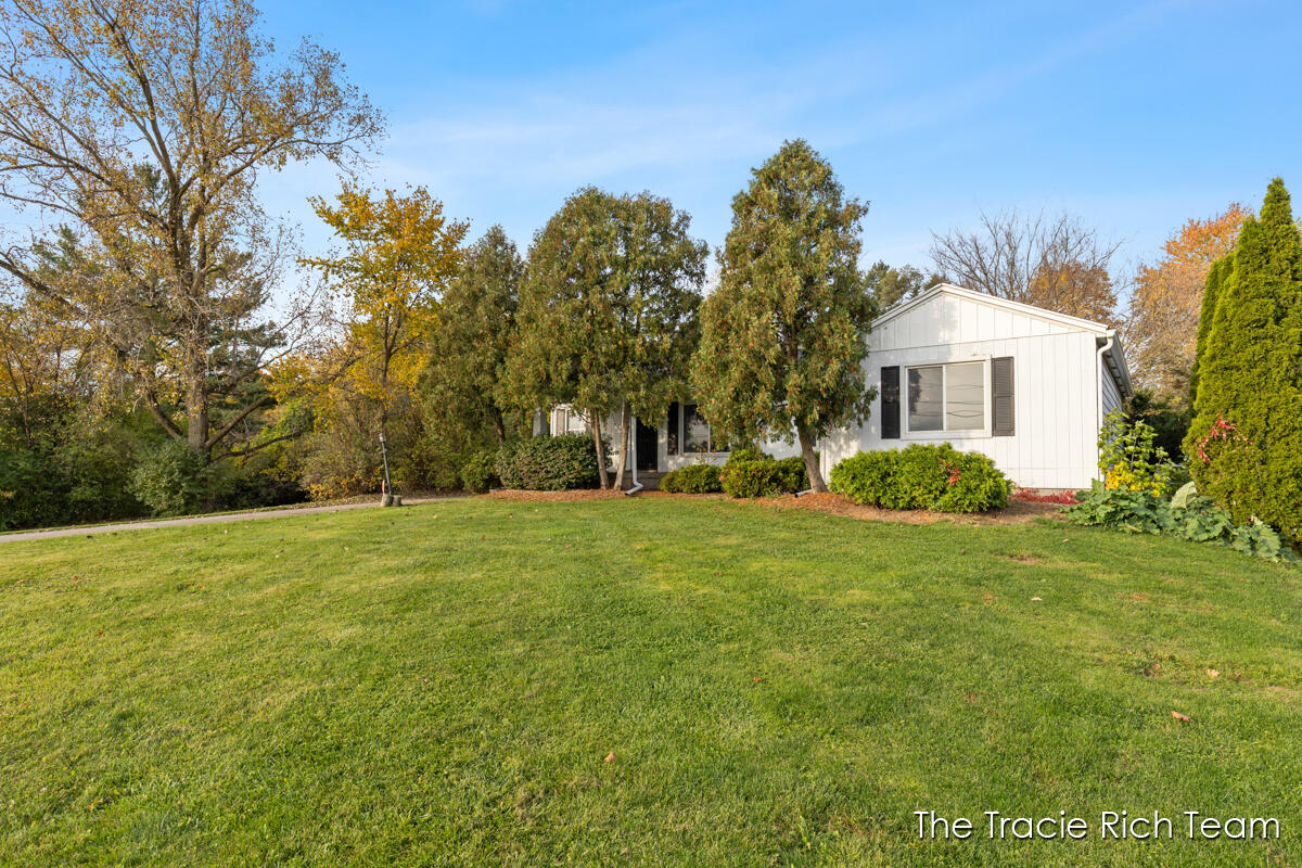 2715 E Beltline Avenue NE Grand Rapids MI 49525