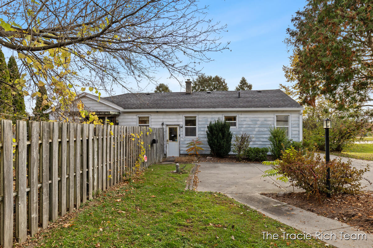 2715 E Beltline Avenue NE Grand Rapids MI 49525
