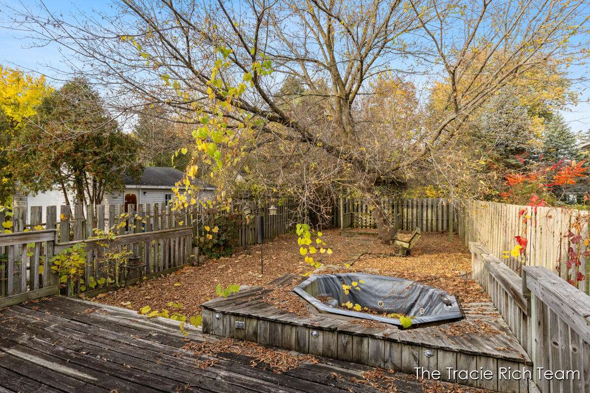 2715 E Beltline Avenue NE Grand Rapids MI 49525