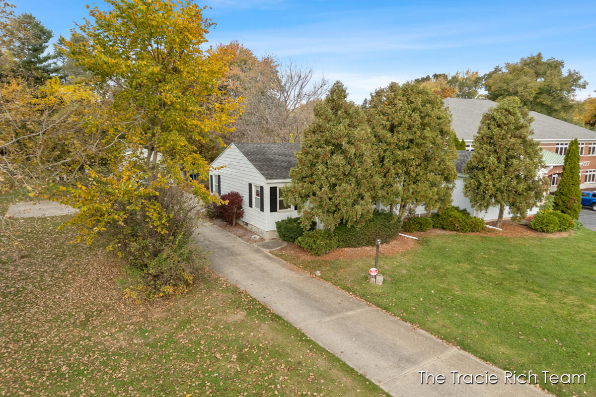 2715 E Beltline Avenue NE Grand Rapids MI 49525