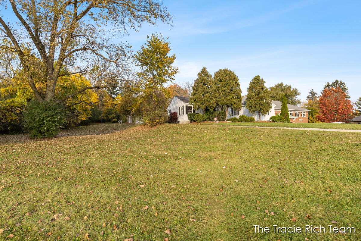 2715 E Beltline Avenue NE Grand Rapids MI 49525
