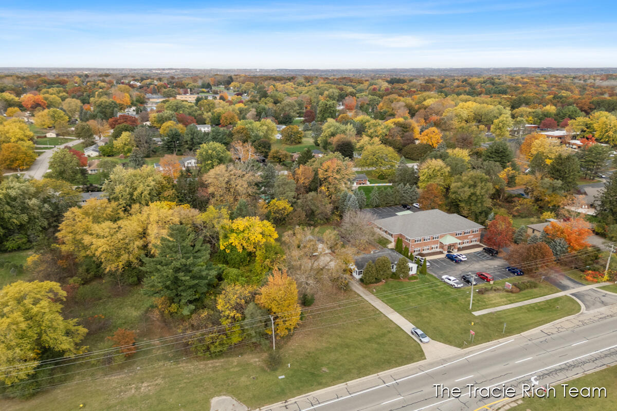 2715 E Beltline Avenue NE Grand Rapids MI 49525