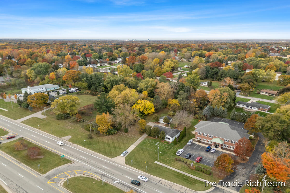 2715 E Beltline Avenue NE Grand Rapids MI 49525