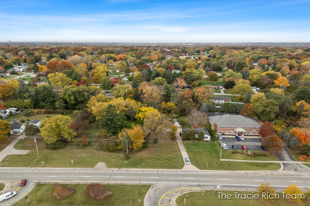 2715 E Beltline Avenue NE Grand Rapids MI 49525