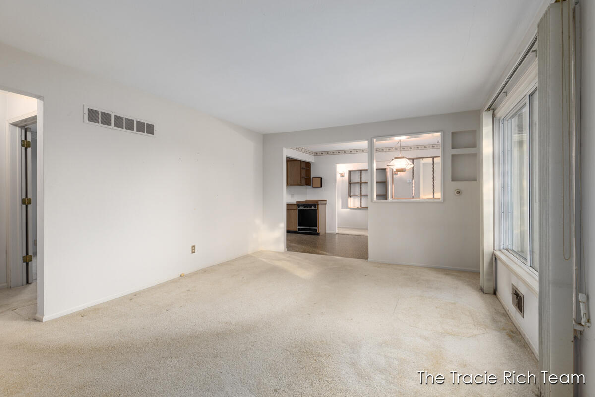 2715 E Beltline Avenue NE Grand Rapids MI 49525