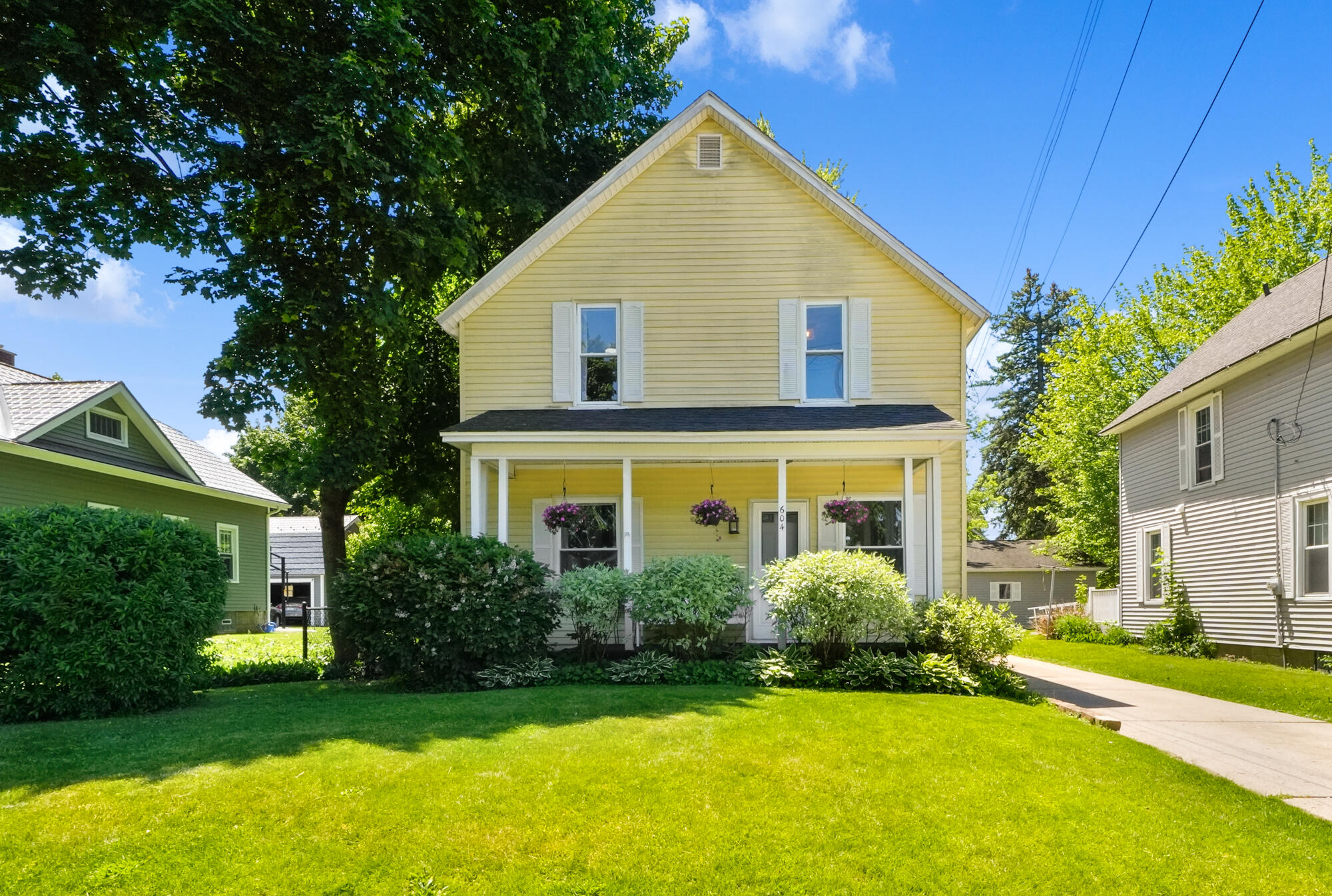 604 Hubbard Street NE Grand Rapids MI 49525