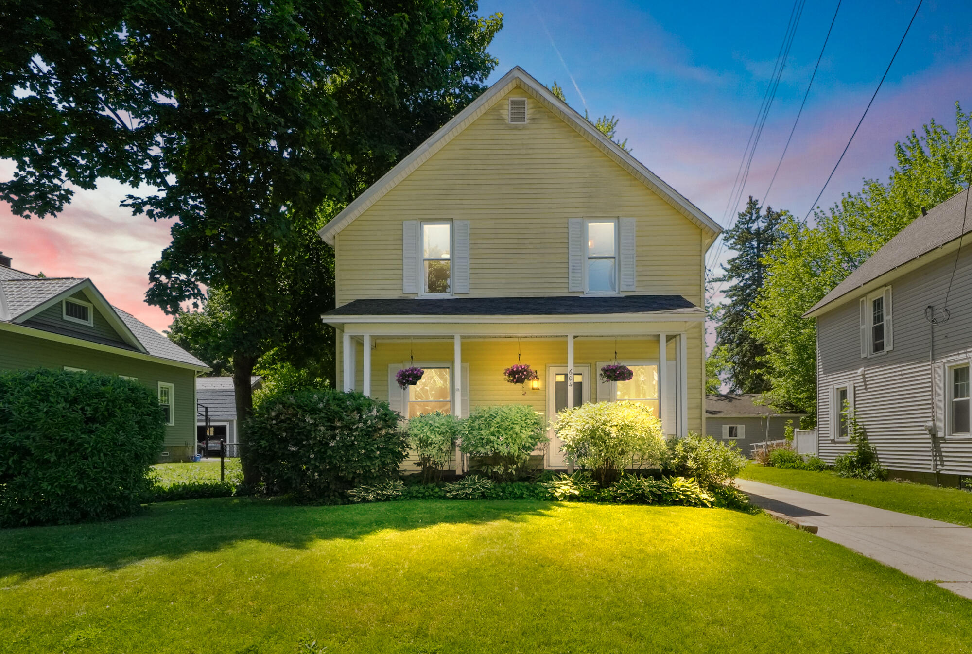604 Hubbard Street NE Grand Rapids MI 49525