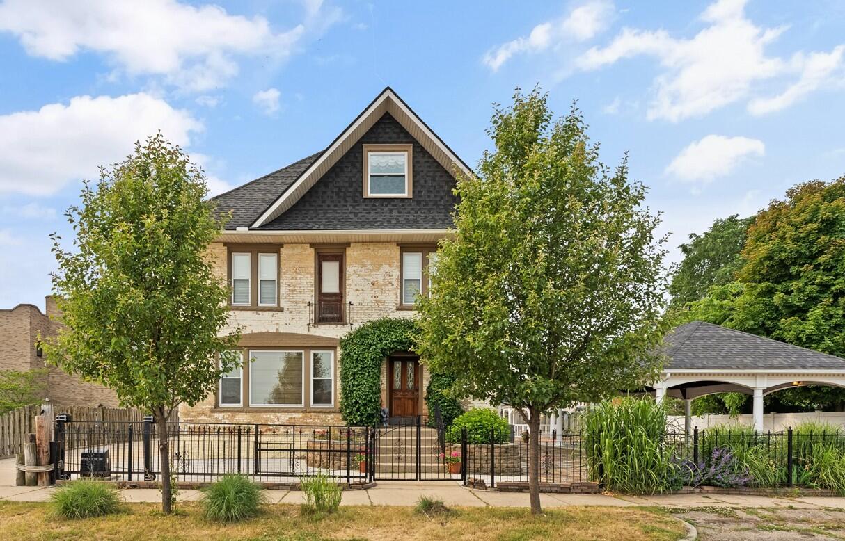 424 Huron Street South Haven MI 49090