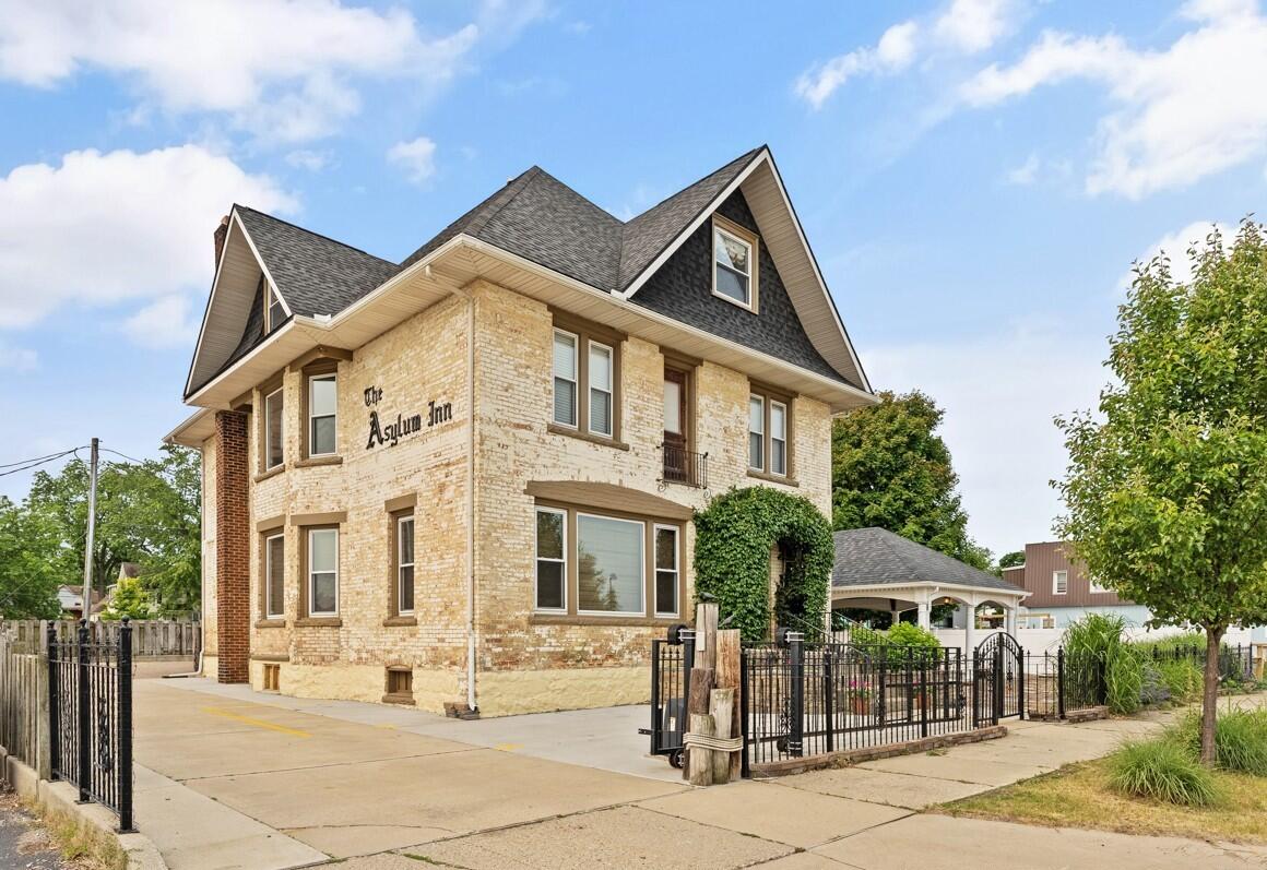 424 Huron Street South Haven MI 49090