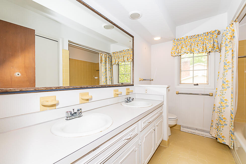 2707 Tattersall Road Portage MI 49024