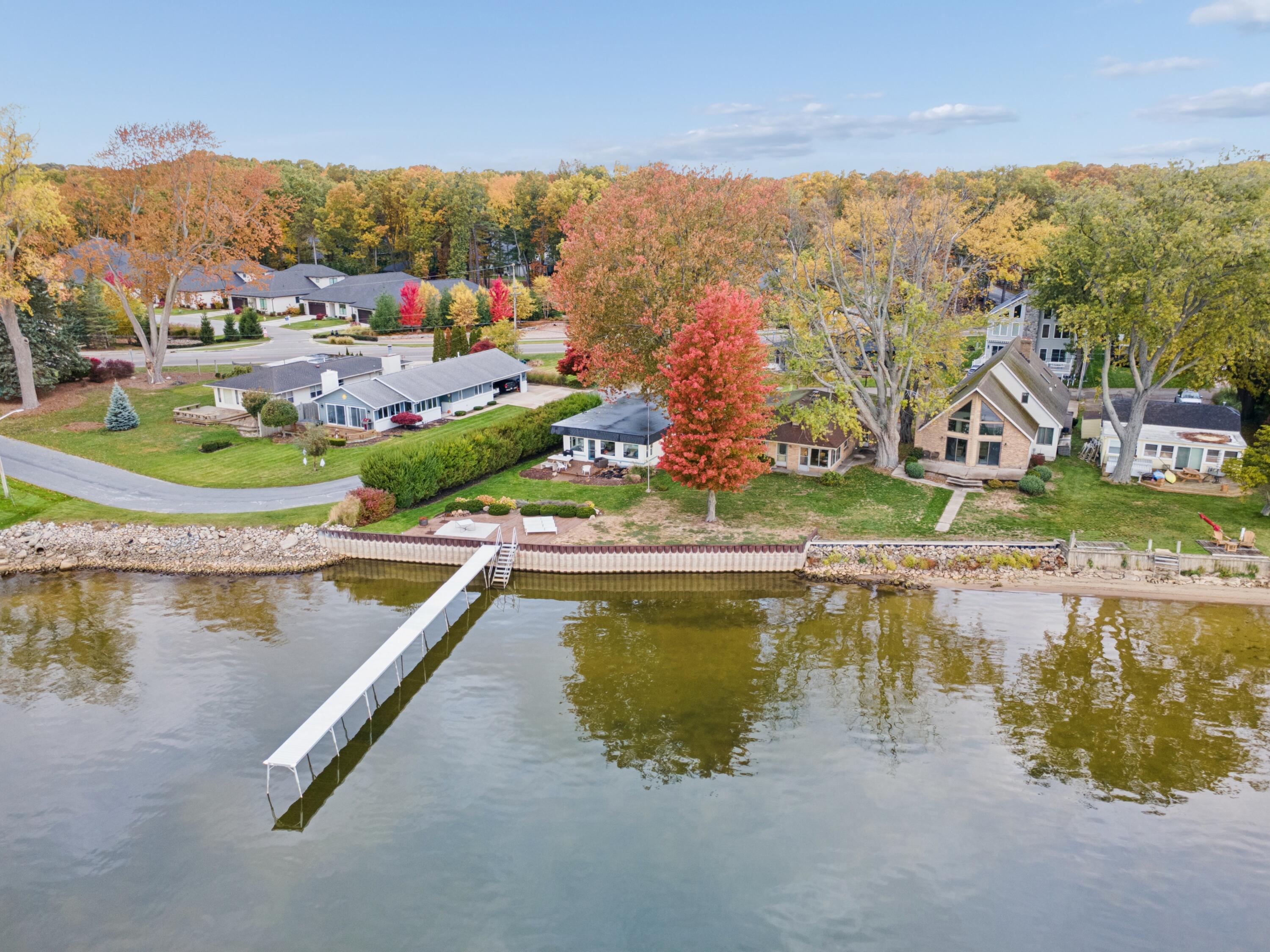 2016 Lake Street Holland MI 49424