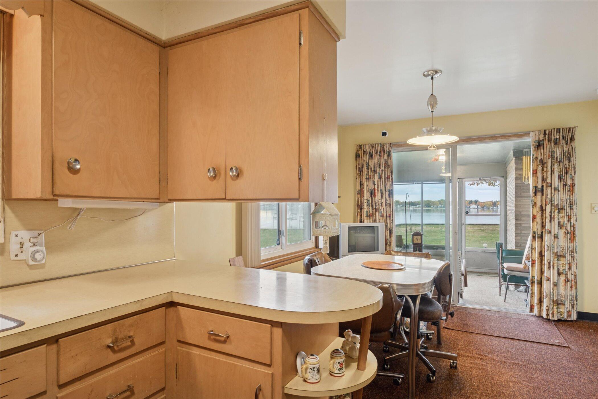 2016 Lake Street Holland MI 49424