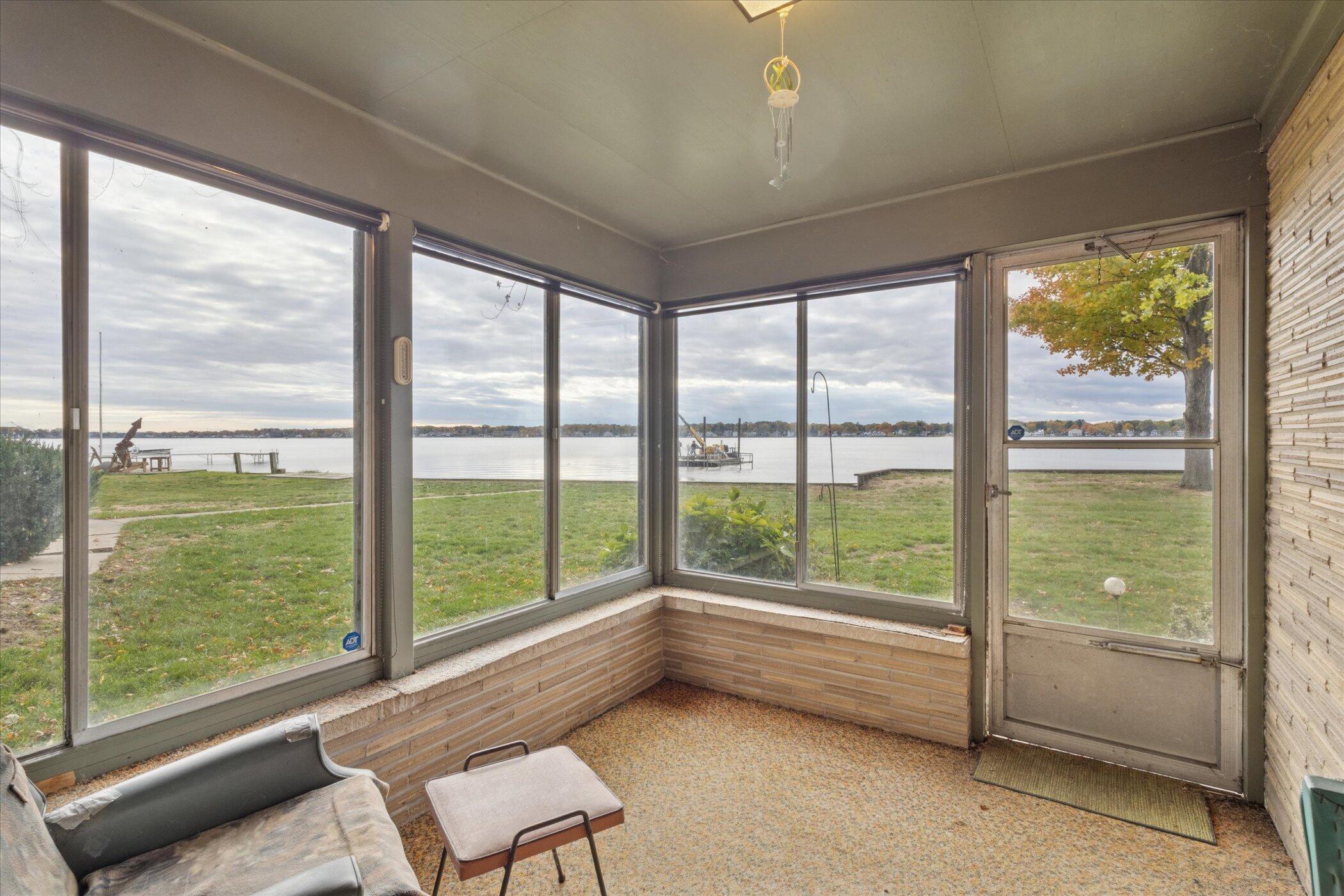 2016 Lake Street Holland MI 49424