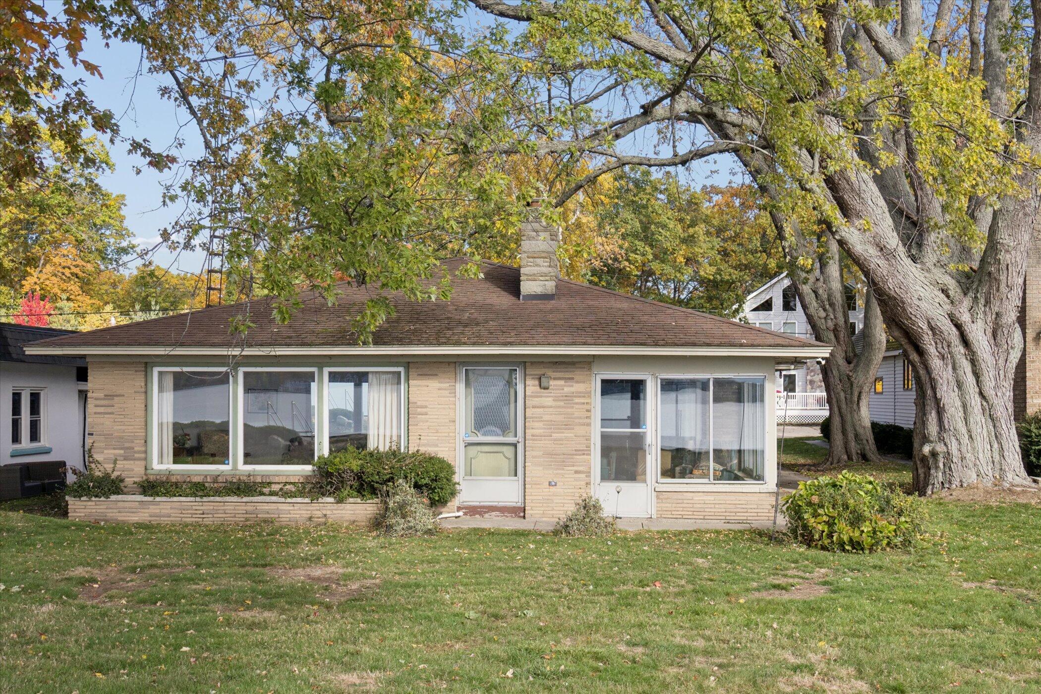 2016 Lake Street Holland MI 49424