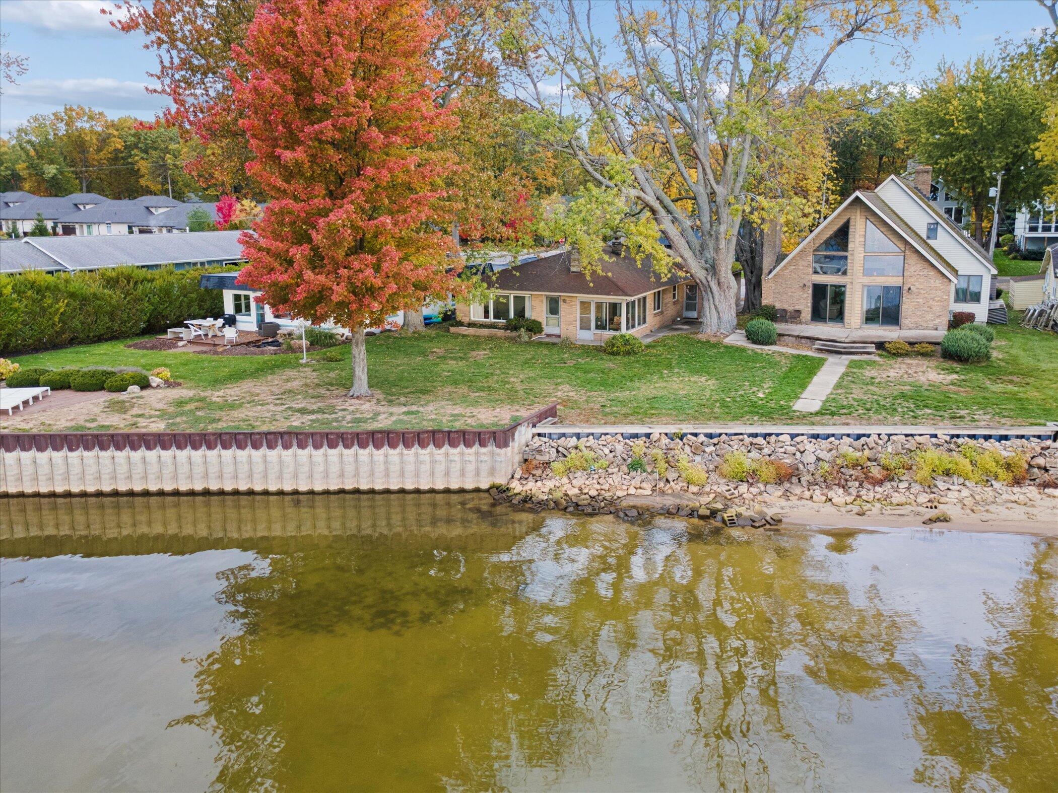 2016 Lake Street Holland MI 49424