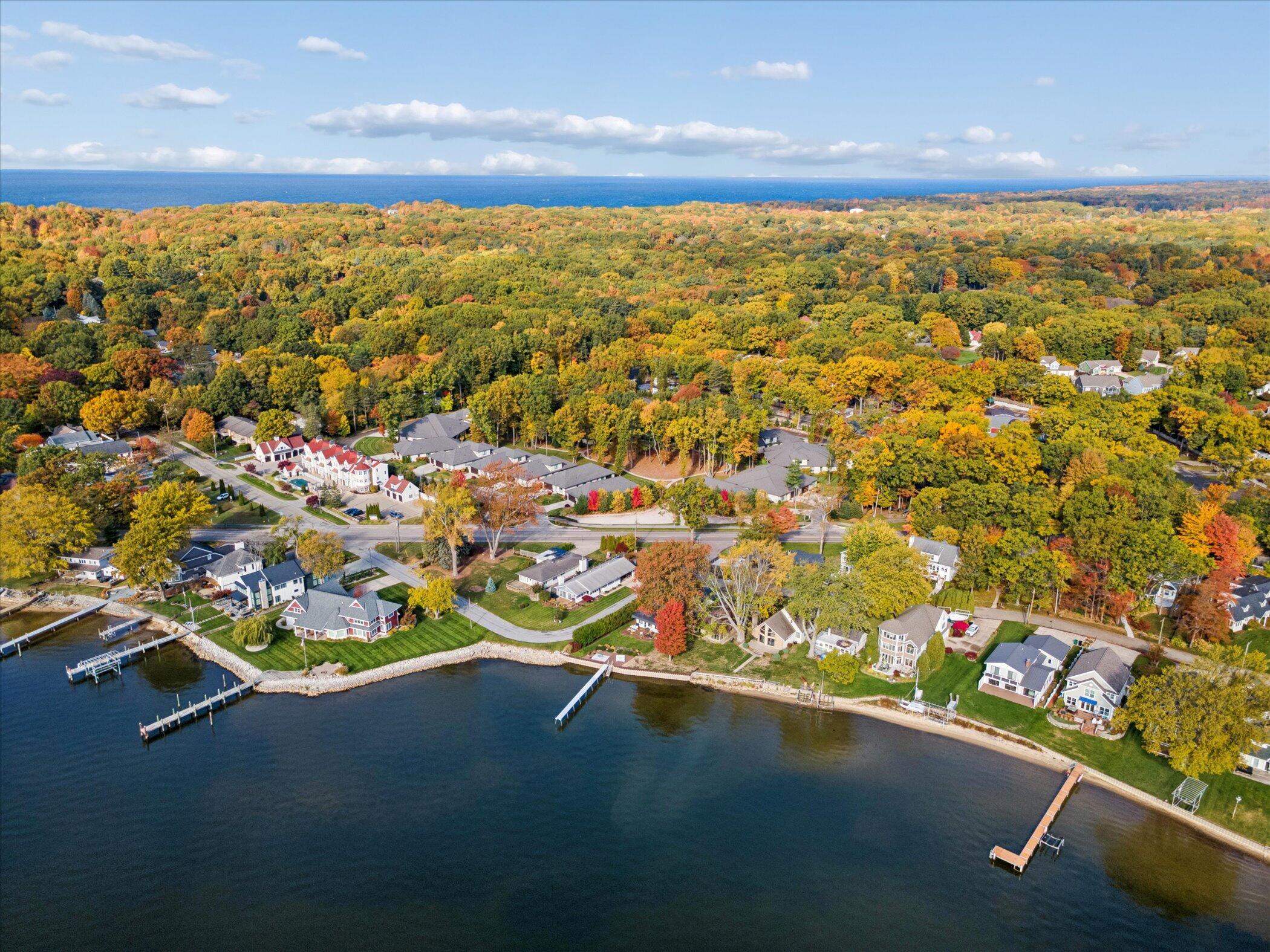2016 Lake Street Holland MI 49424