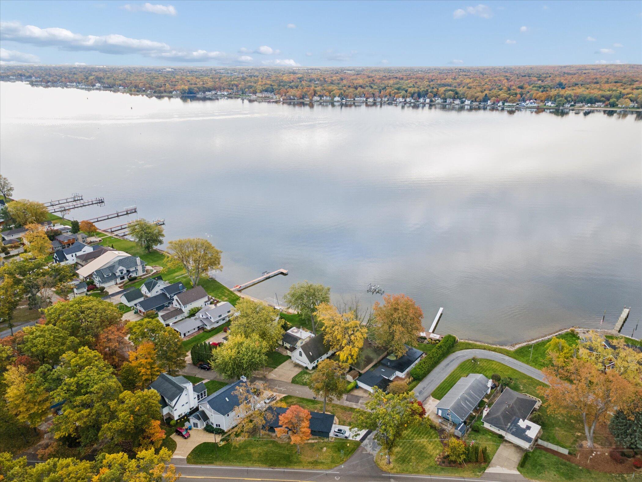 2016 Lake Street Holland MI 49424