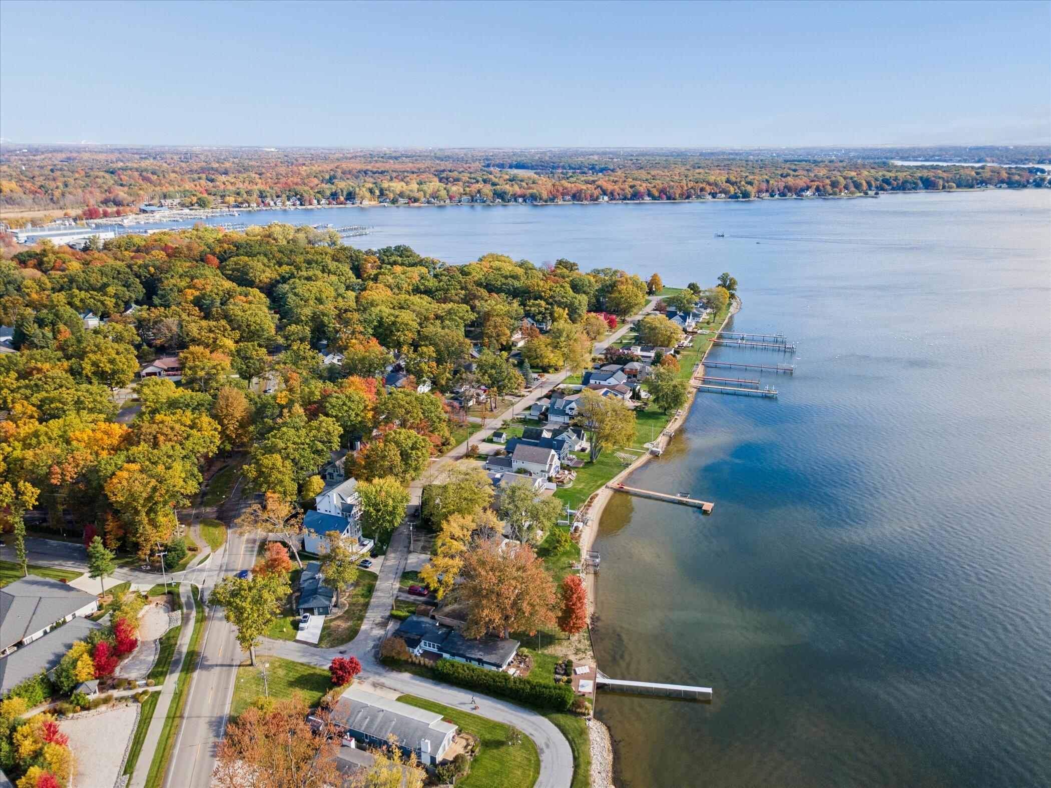2016 Lake Street Holland MI 49424