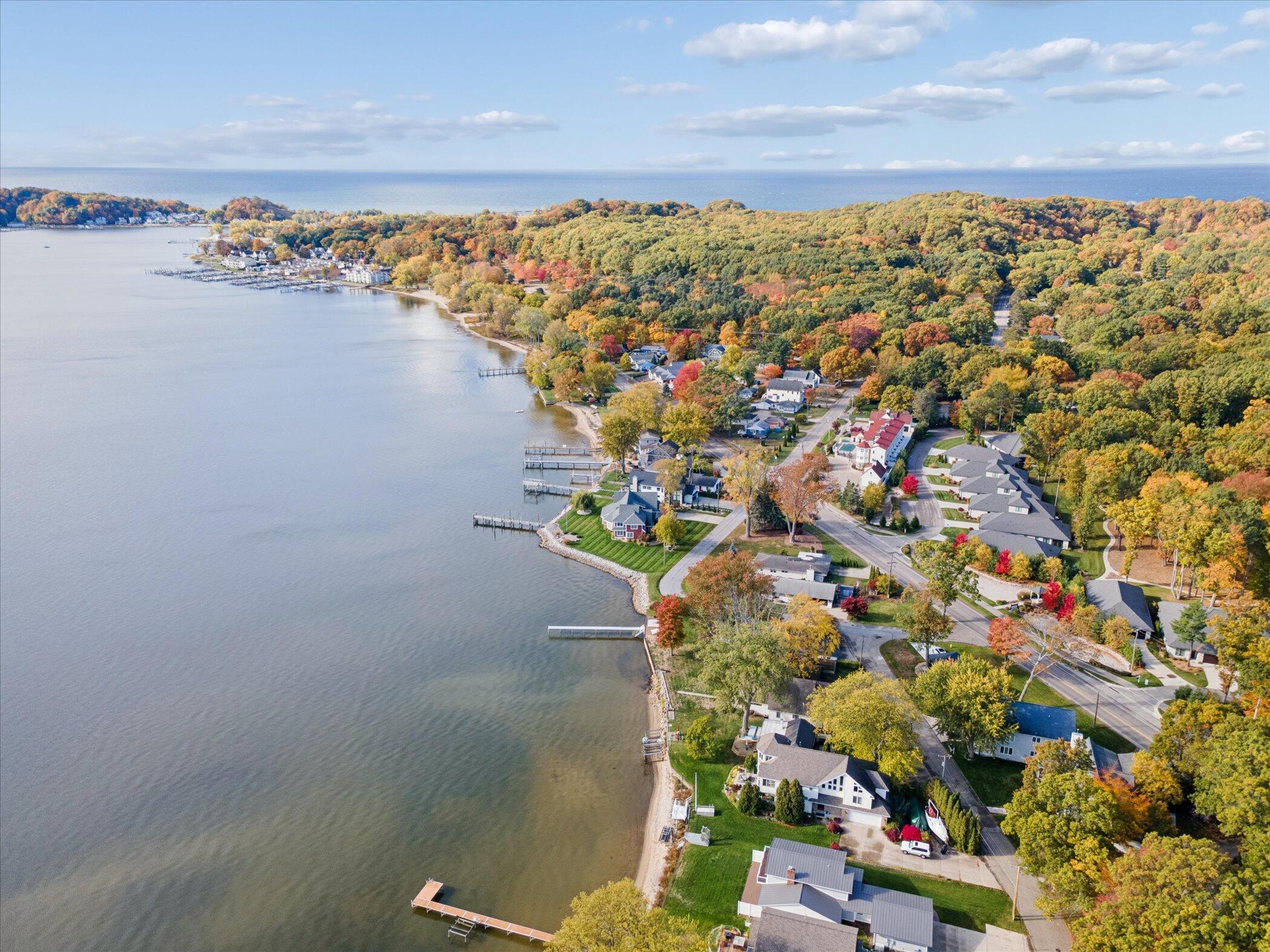 2016 Lake Street Holland MI 49424