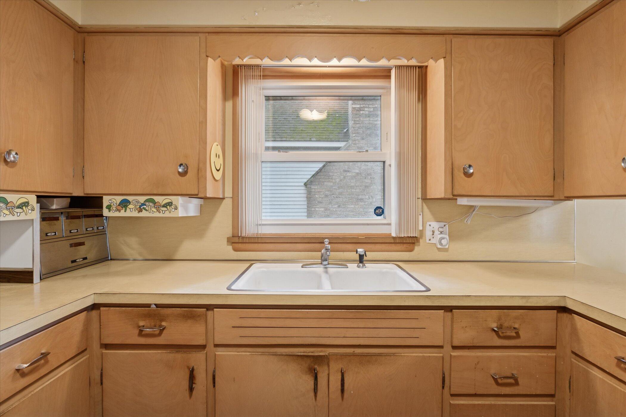 2016 Lake Street Holland MI 49424