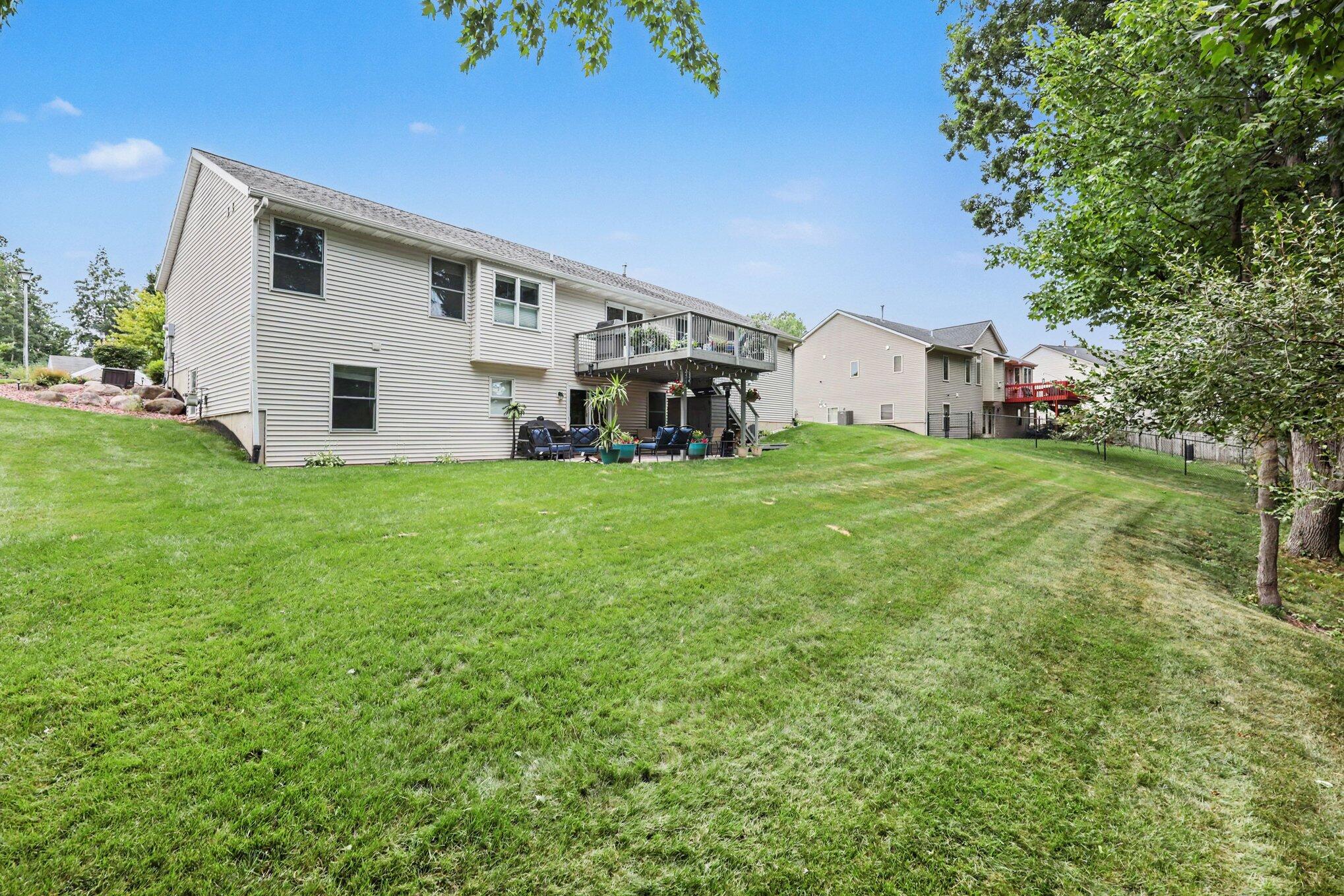 330 Glenwoods Court NE Rockford MI 49341