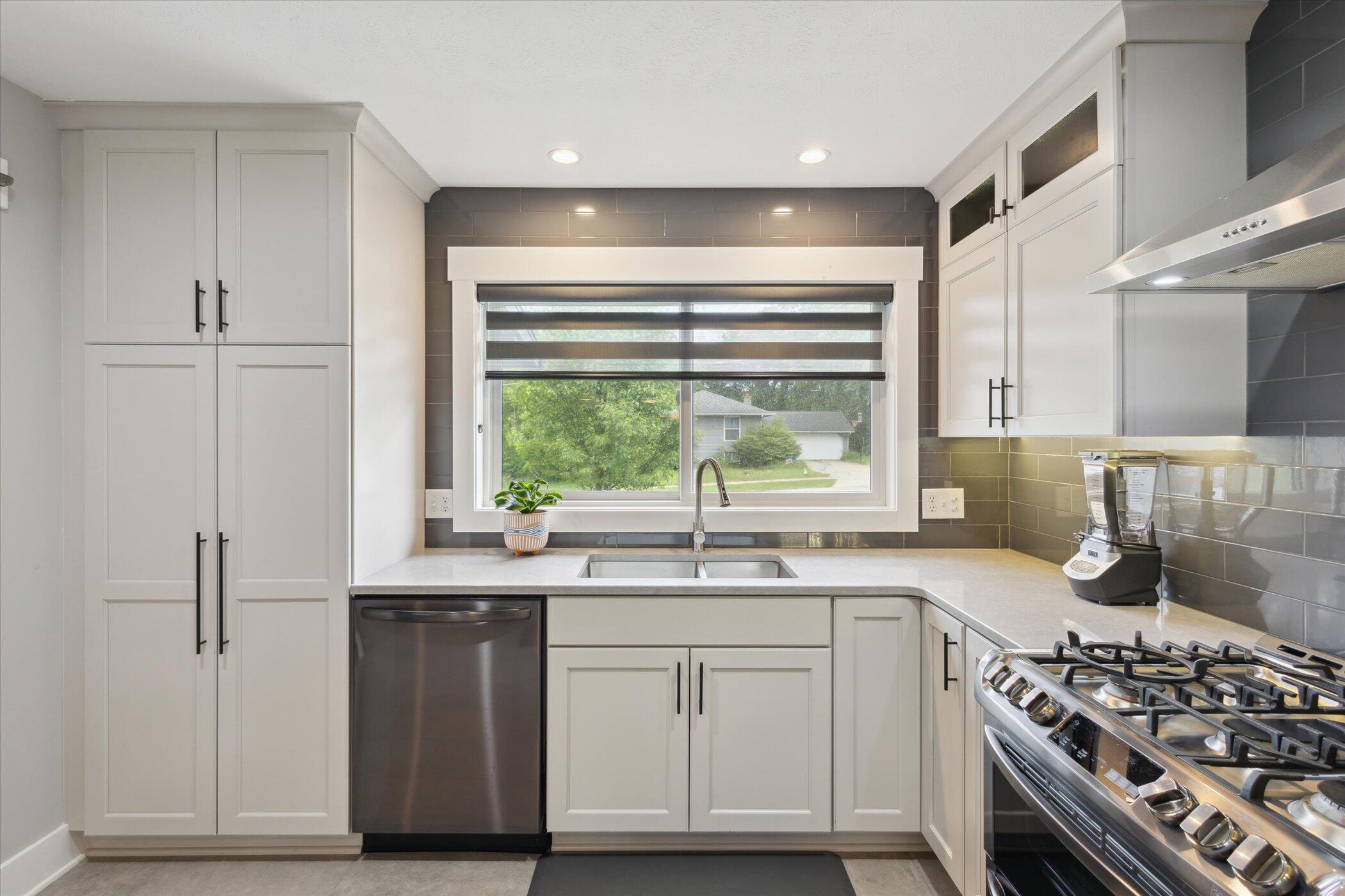 3801 Keeweenaw Drive NE Grand Rapids MI 49525