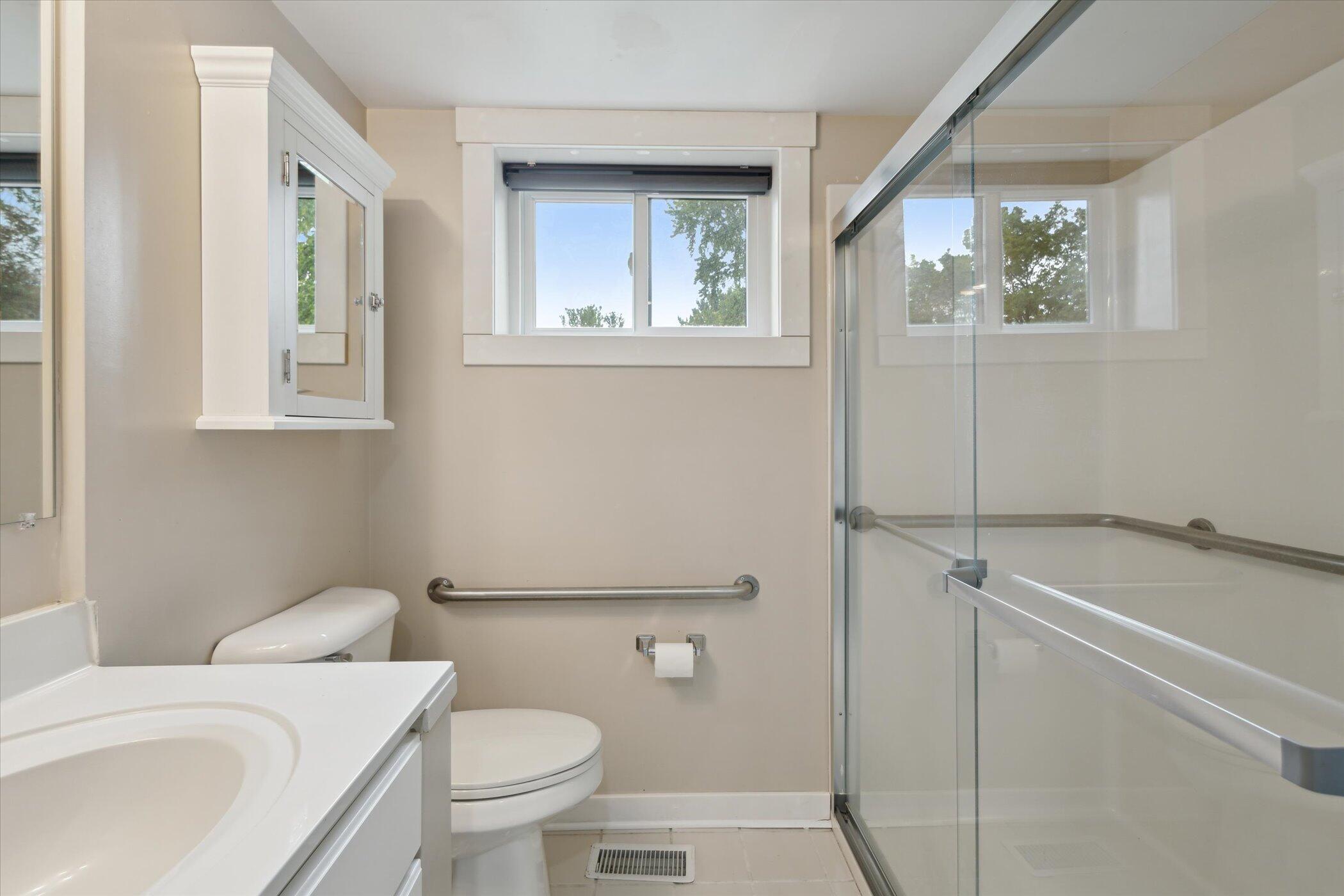 3801 Keeweenaw Drive NE Grand Rapids MI 49525