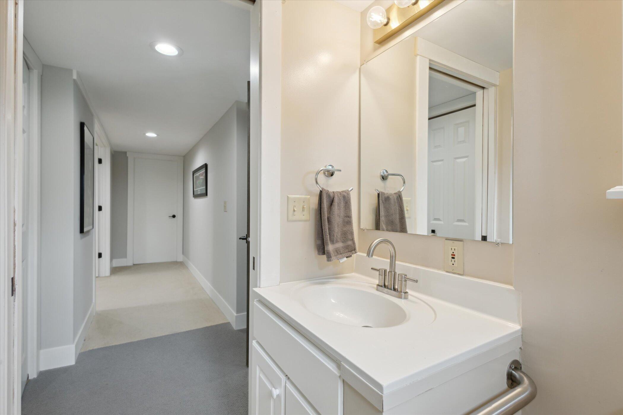 3801 Keeweenaw Drive NE Grand Rapids MI 49525