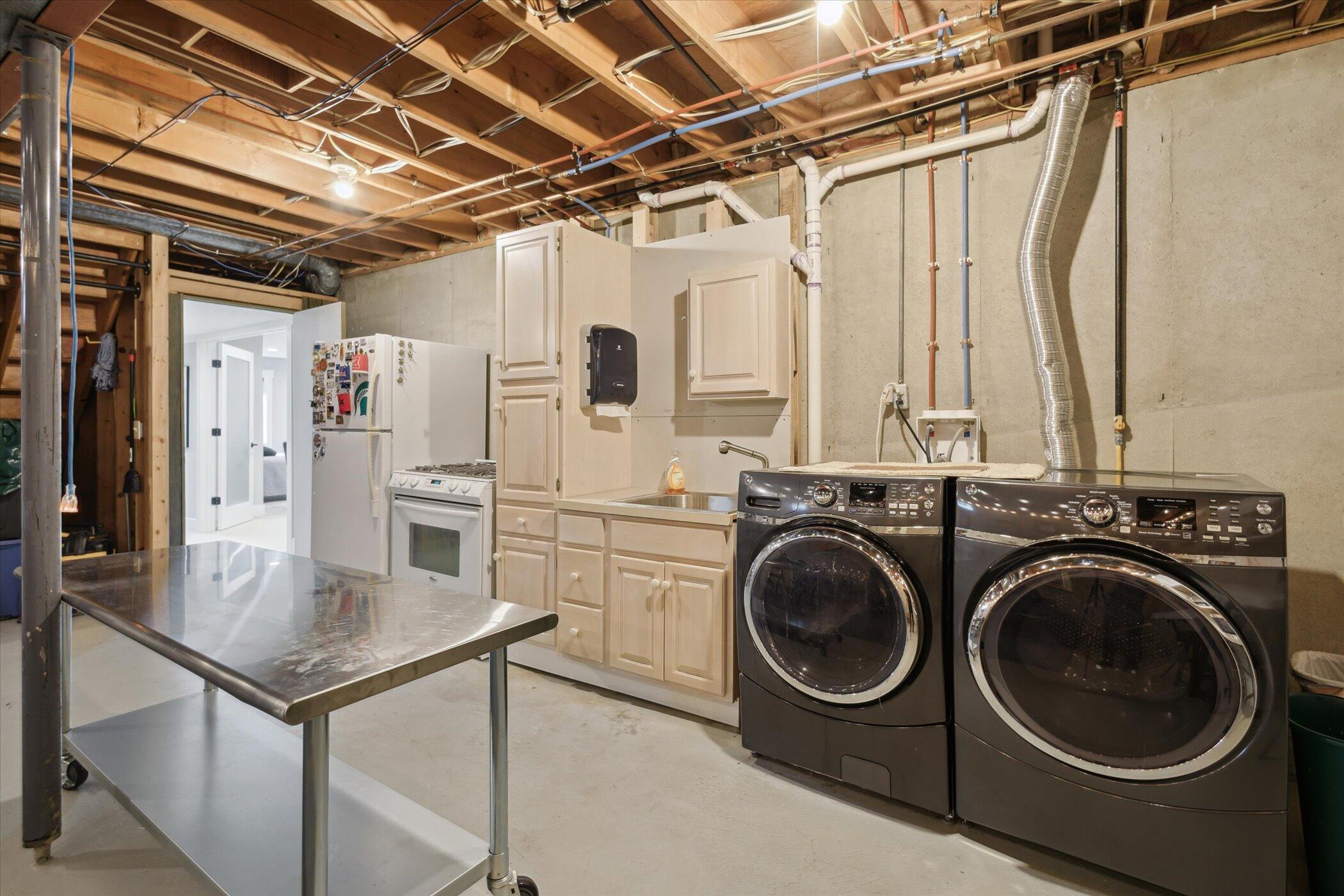 3801 Keeweenaw Drive NE Grand Rapids MI 49525