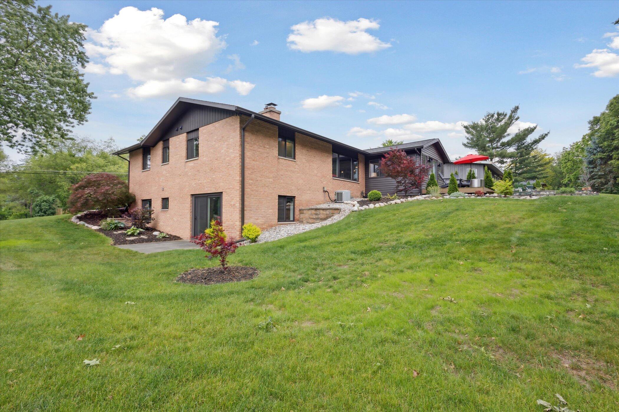 3801 Keeweenaw Drive NE Grand Rapids MI 49525