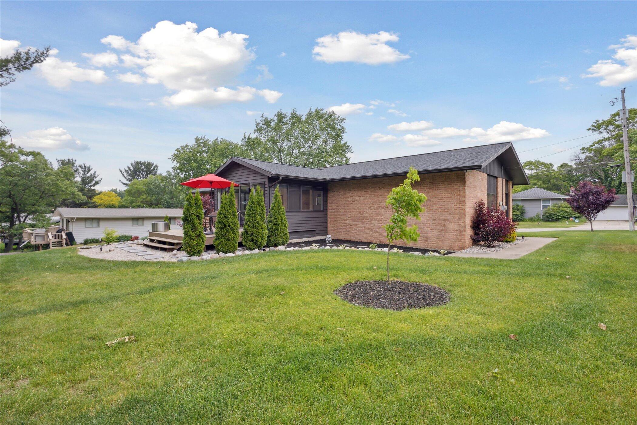 3801 Keeweenaw Drive NE Grand Rapids MI 49525