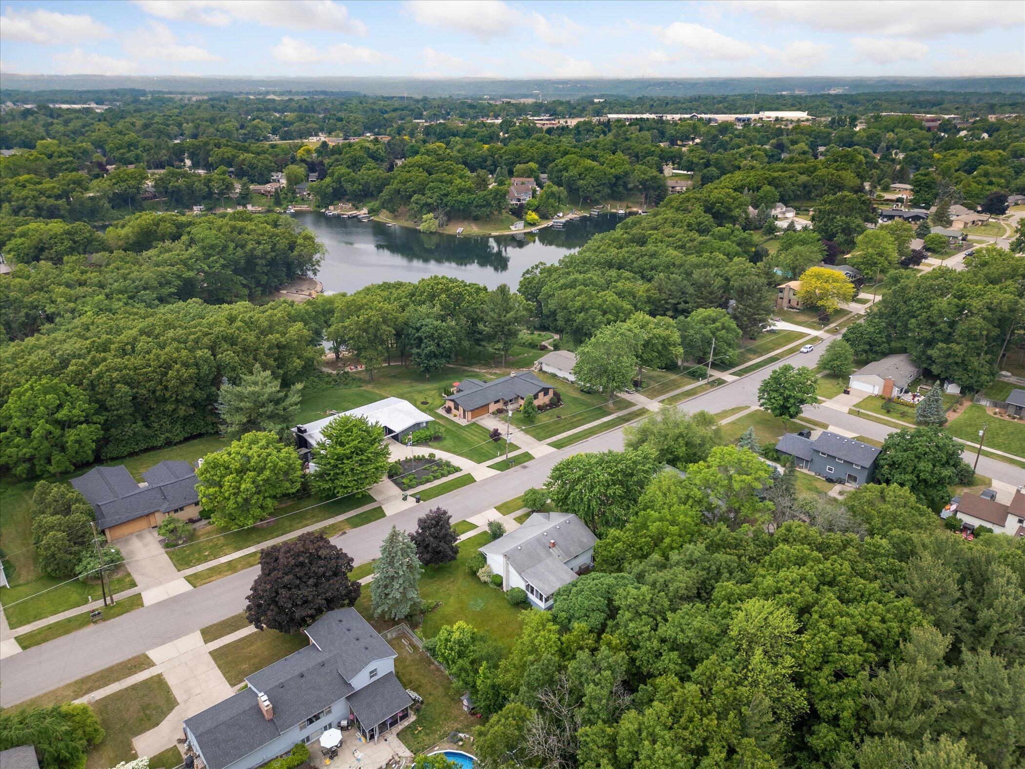 3801 Keeweenaw Drive NE Grand Rapids MI 49525