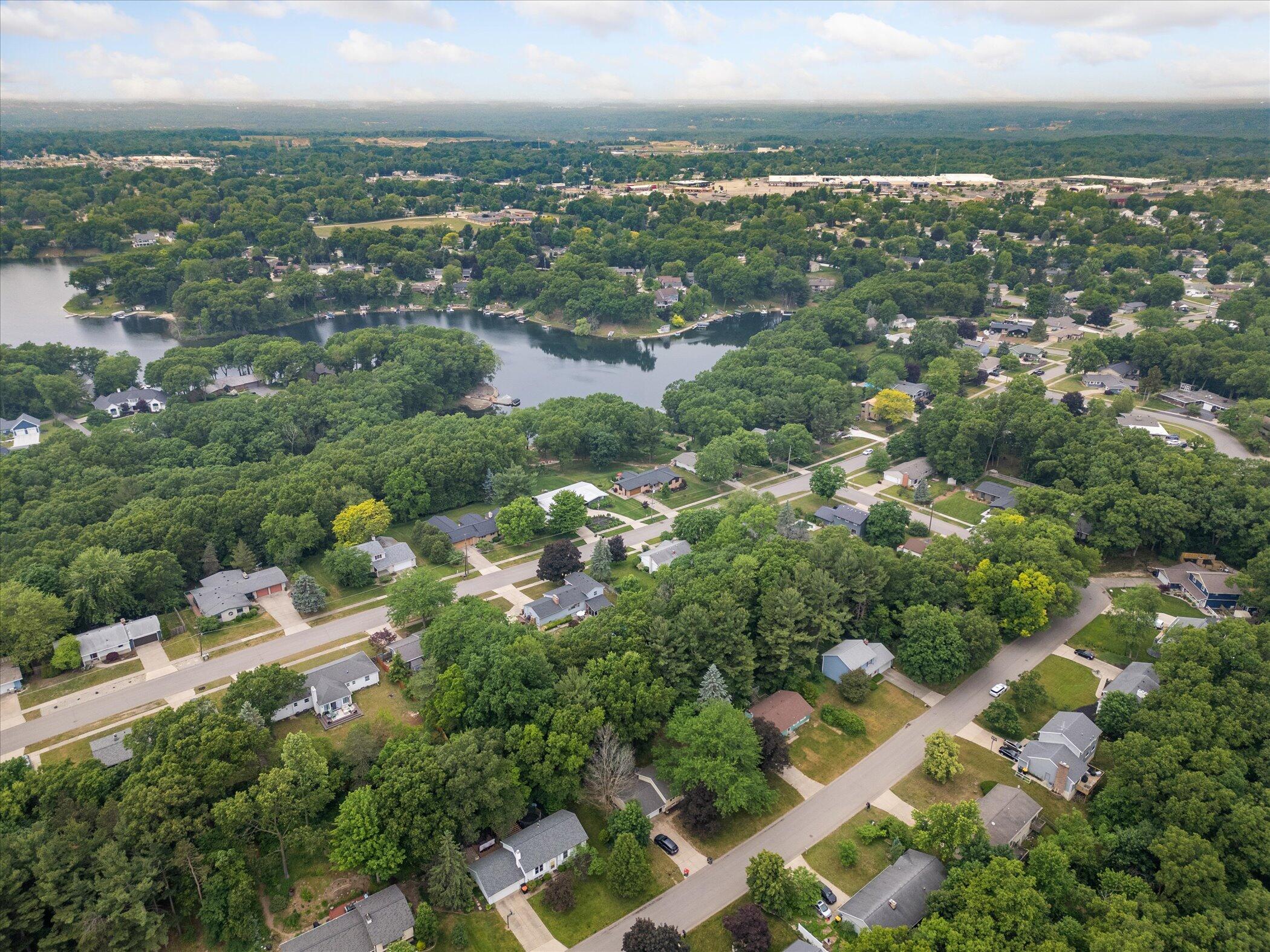 3801 Keeweenaw Drive NE Grand Rapids MI 49525