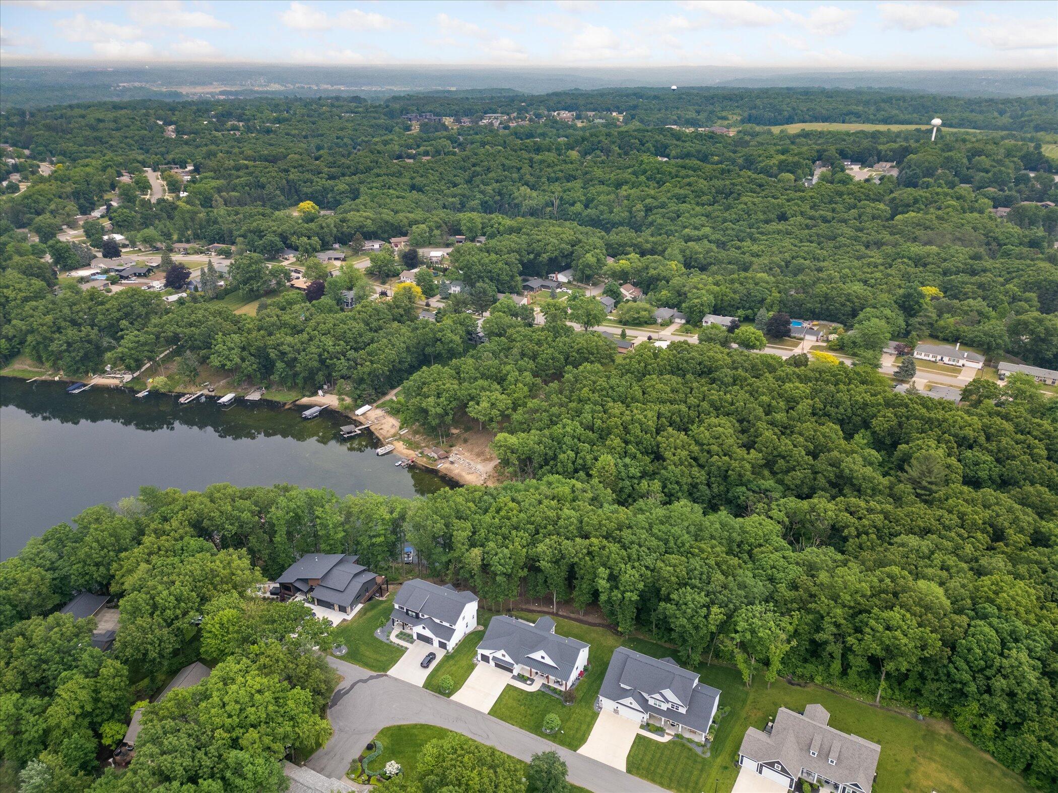 3801 Keeweenaw Drive NE Grand Rapids MI 49525