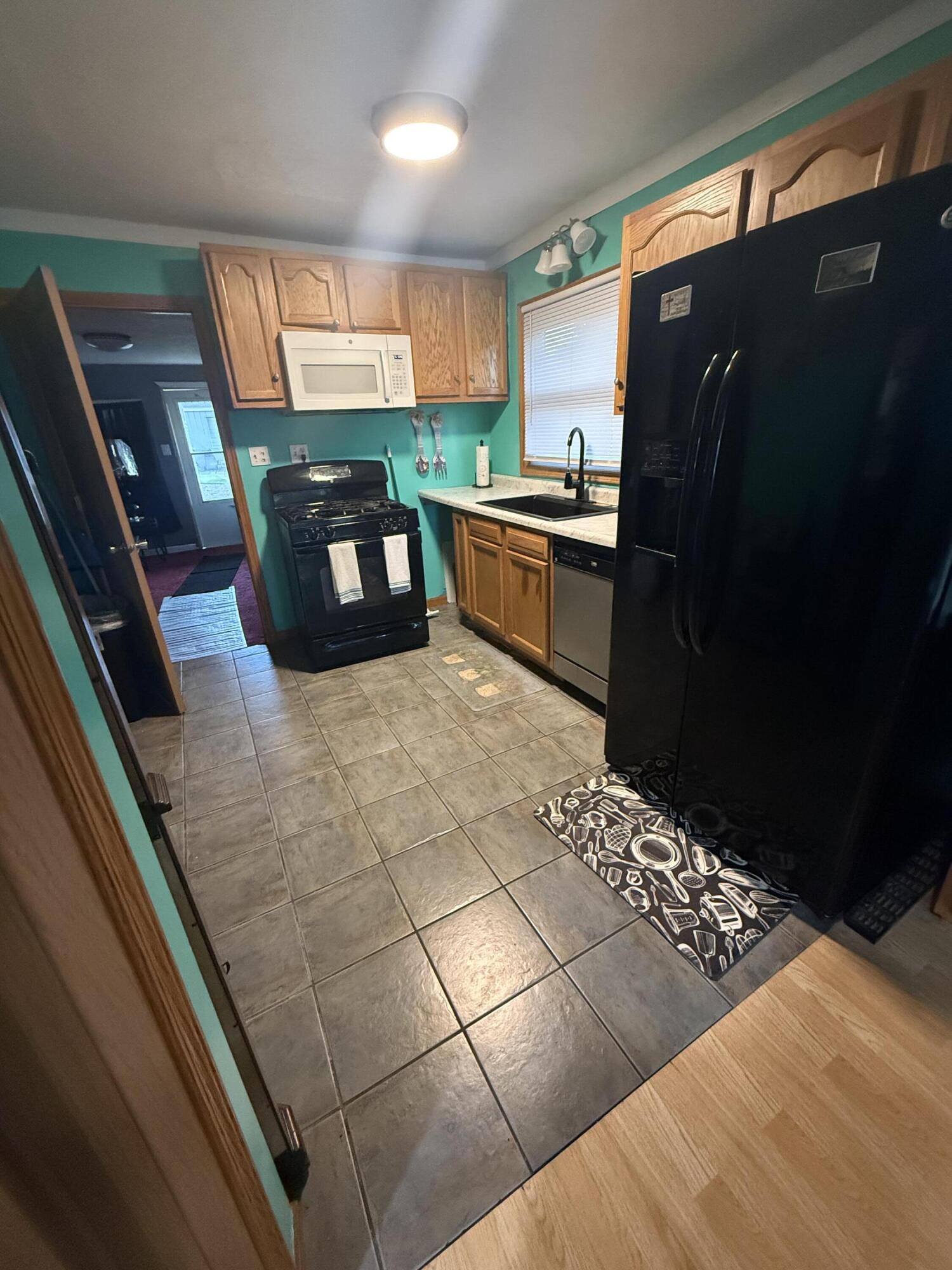 48164 70th Avenue Decatur MI 49045