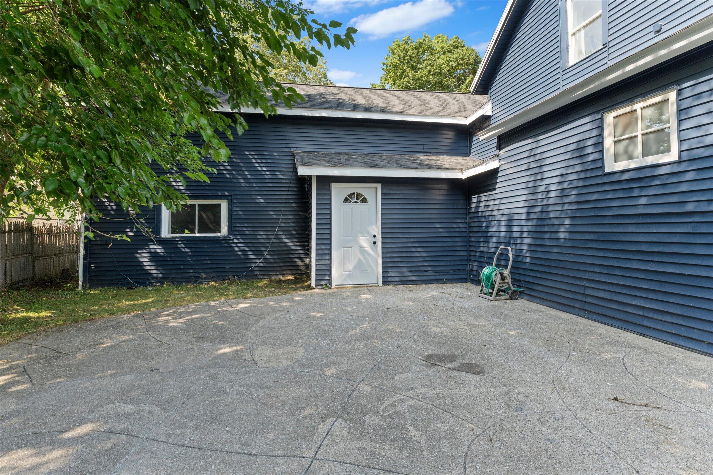 1118 Colfax Avenue Benton Harbor MI 49022