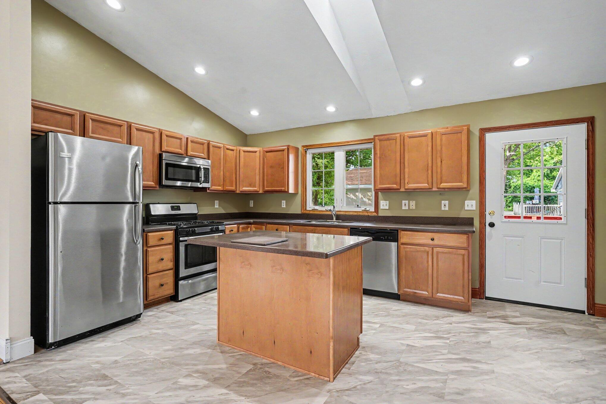 2499 Greenwood Street Muskegon MI 49441