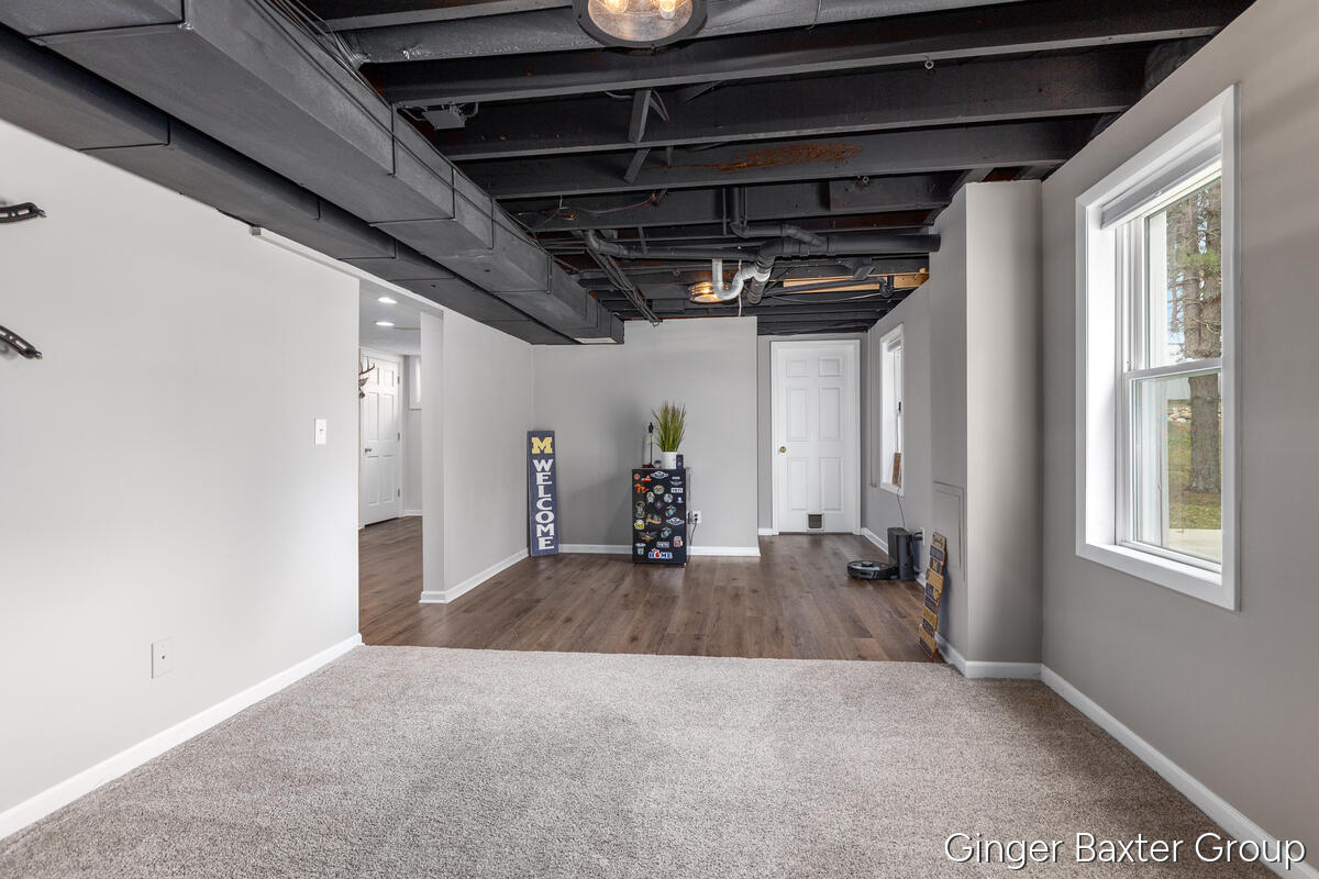 4372 Hunsberger Avenue NE Grand Rapids MI 49525