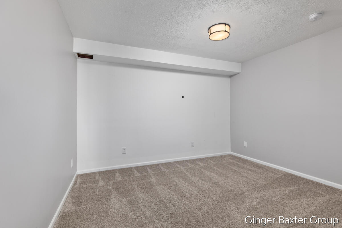 4372 Hunsberger Avenue NE Grand Rapids MI 49525