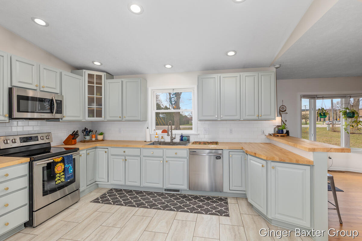 4372 Hunsberger Avenue NE Grand Rapids MI 49525