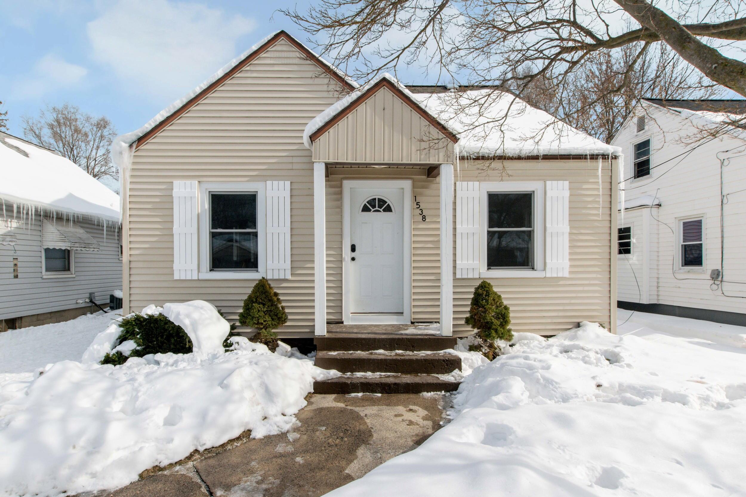 1538 Powers Avenue NW Grand Rapids MI 49504