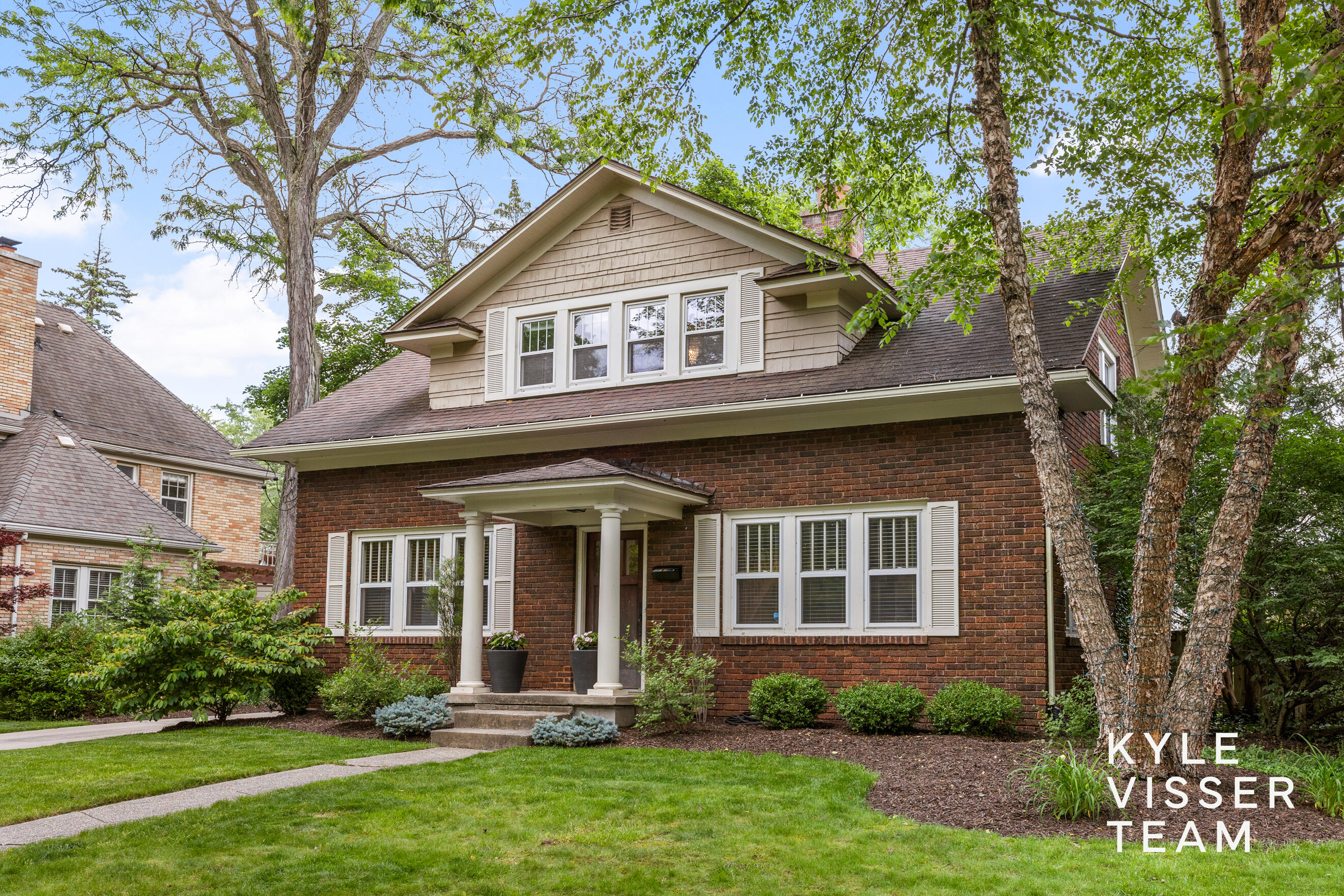 East Grand Rapids MI, 964 Pinecrest Avenue SE