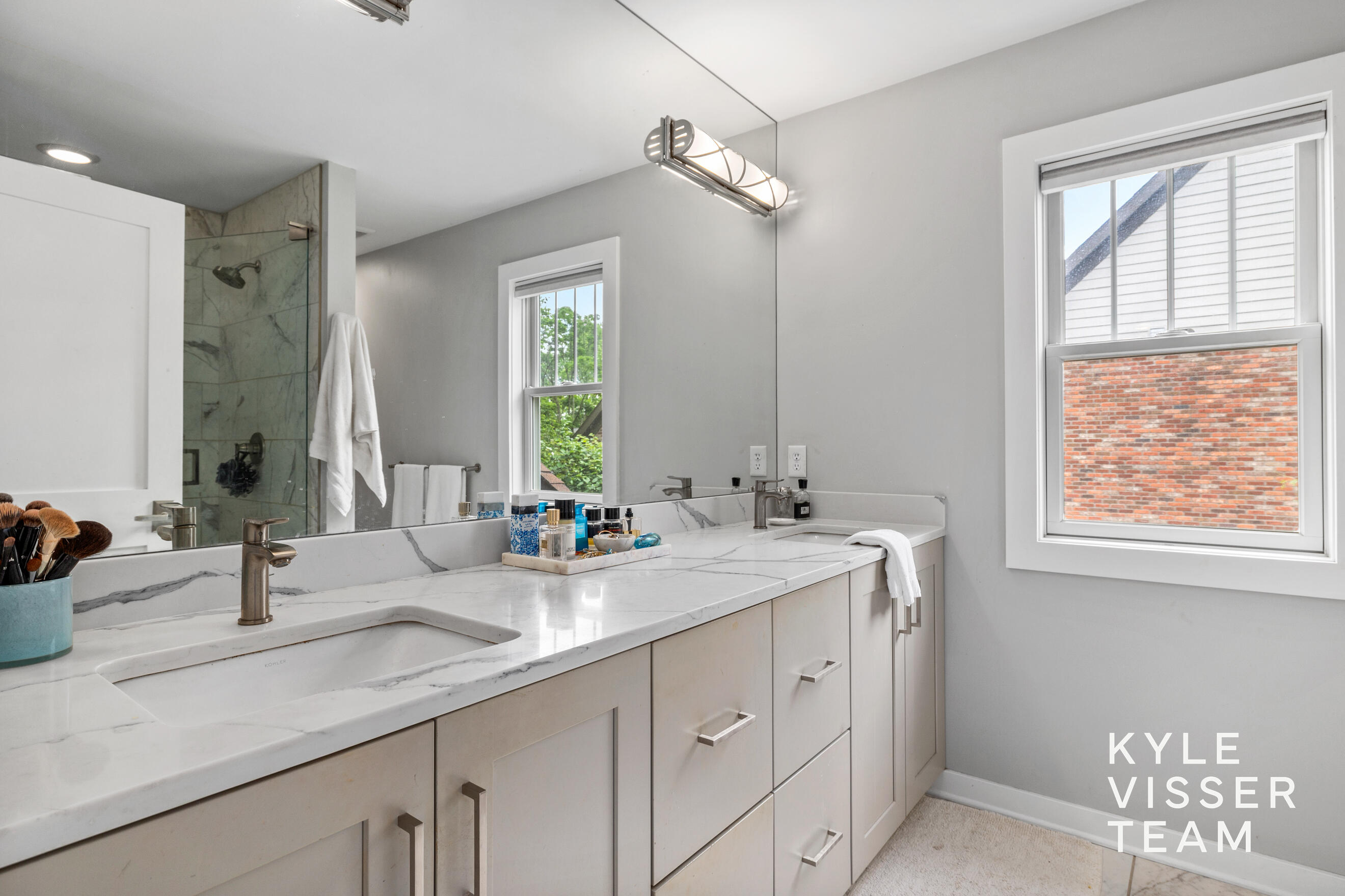 964 Pinecrest Avenue SE East Grand Rapids MI 49506