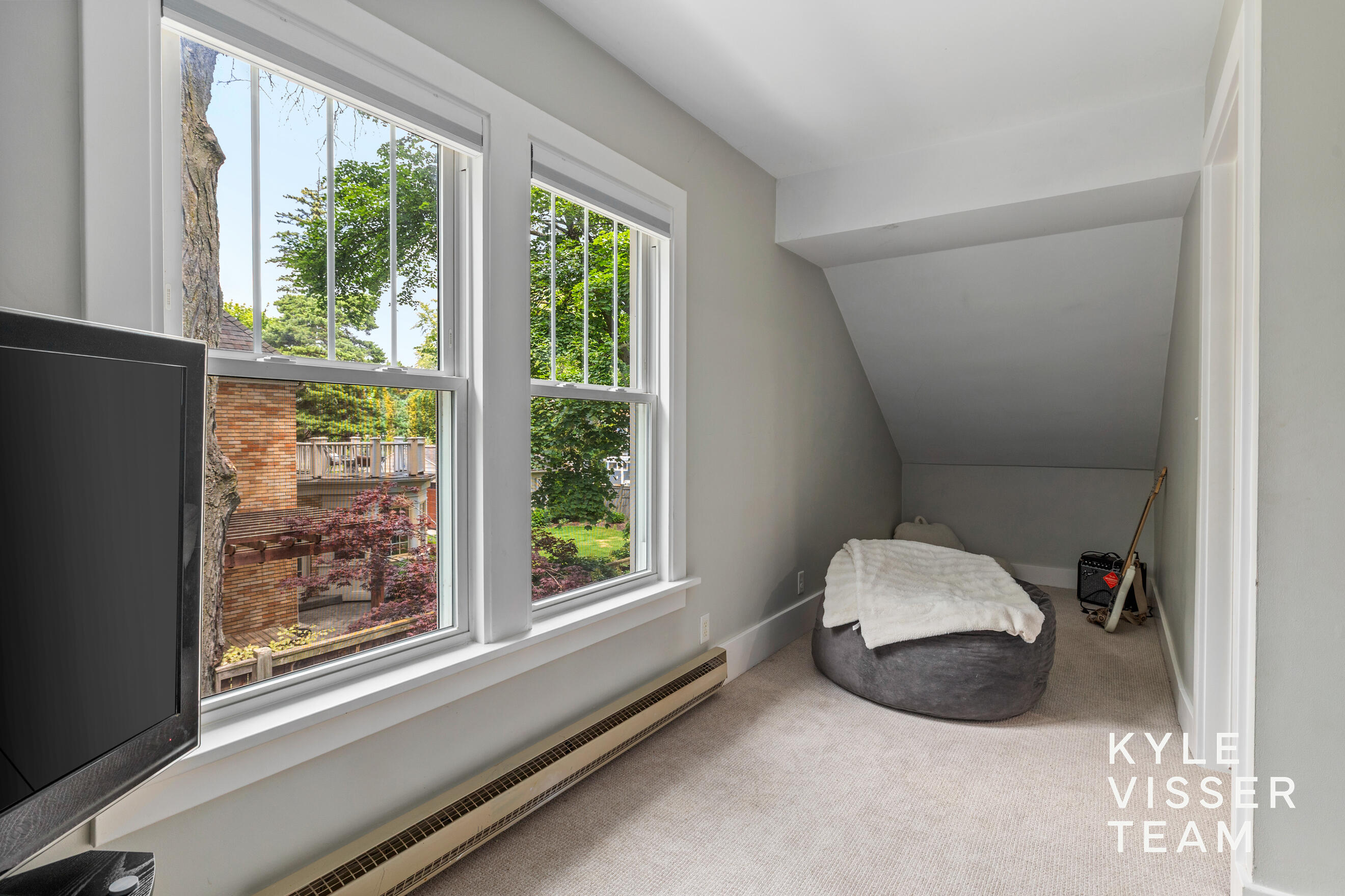 964 Pinecrest Avenue SE East Grand Rapids MI 49506